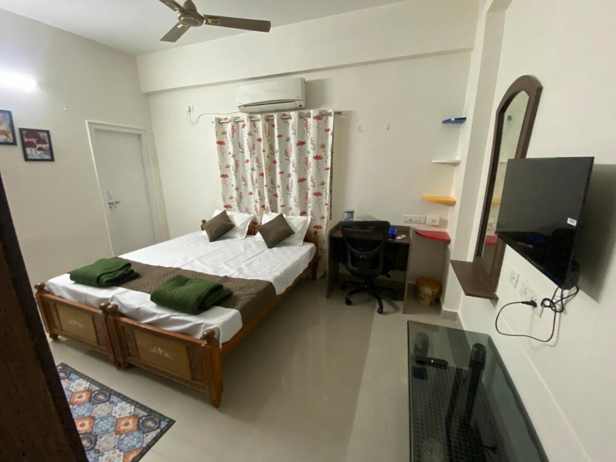 Apartment 2 Bhk In Gachibowli *