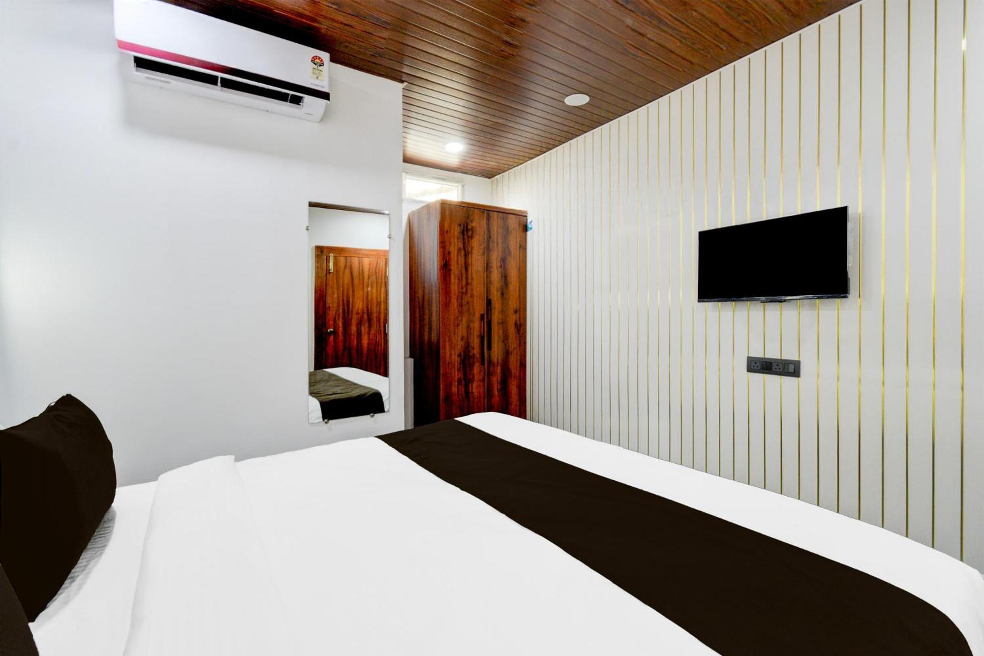 Hotel Collection O M Hyatt Star Hyderabad