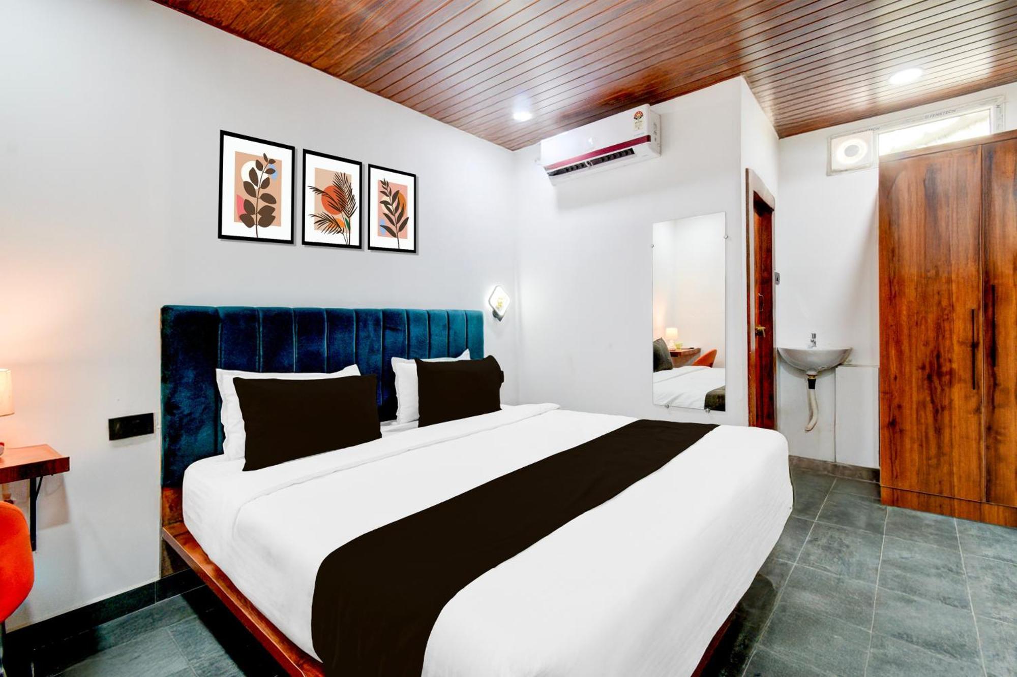 Hotel Collection O M Hyatt Star