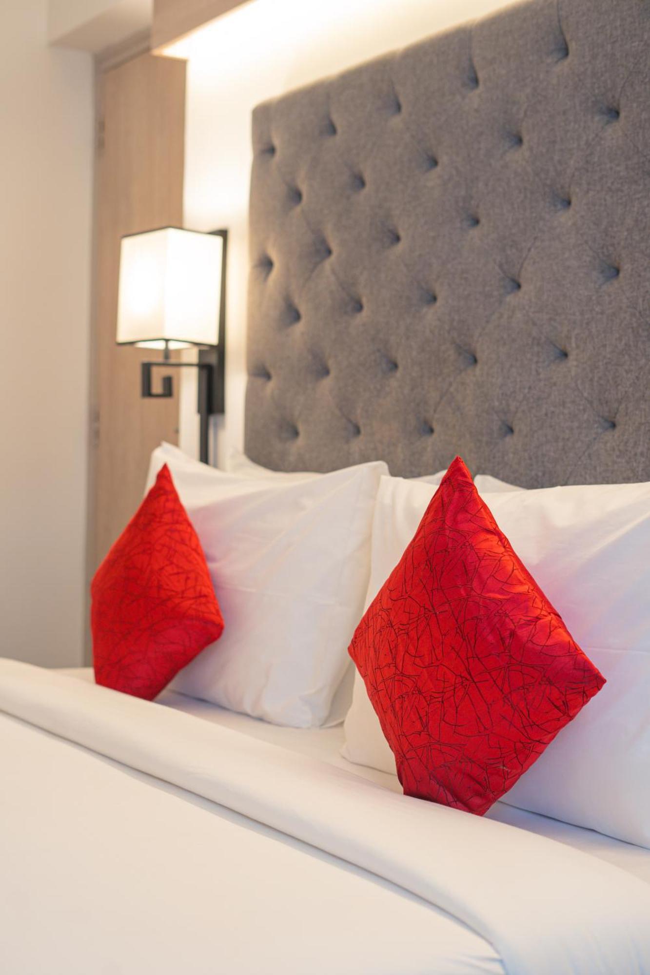 Hotel Deccan Serai Grande, Gachibowli, 4*