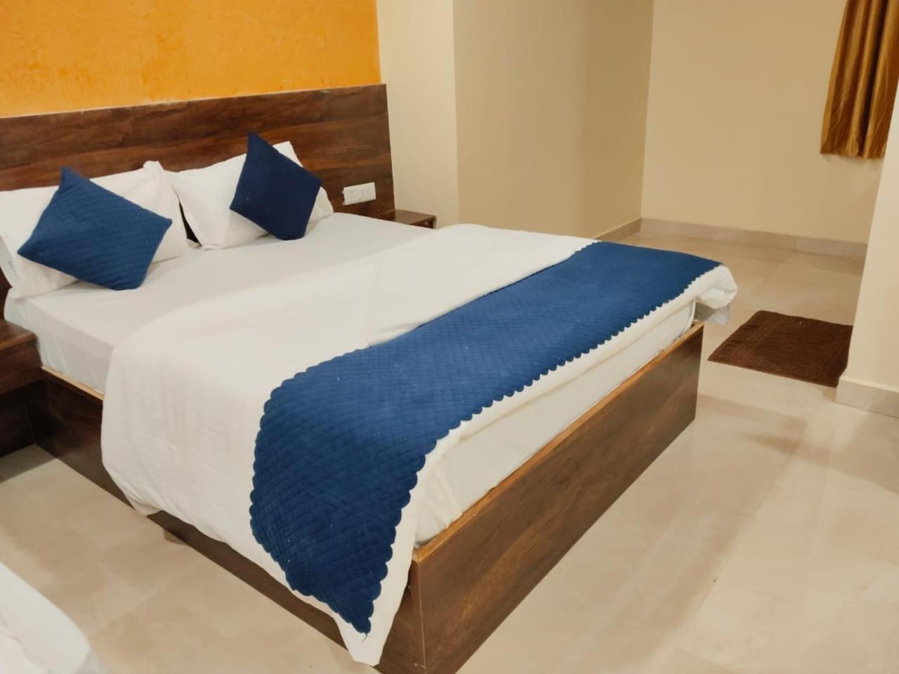 Blossom Beside Sakshi News Channel- Banjara Hills- 10 Percent Off On Restaurant Order