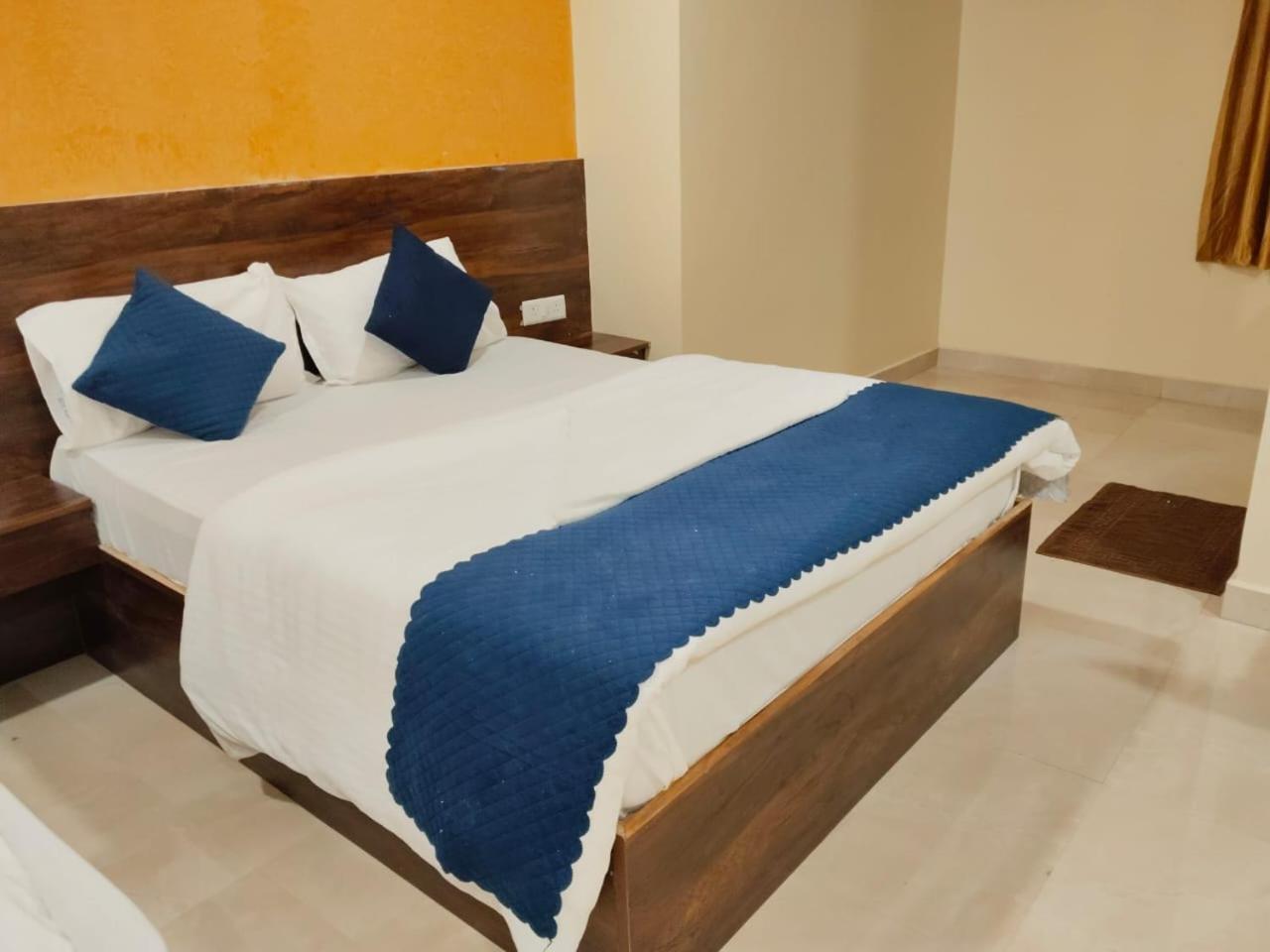 Blossom Beside Sakshi News Channel- Banjara Hills- 10 Percent Off On Restaurant Order Hotel Hyderabad
