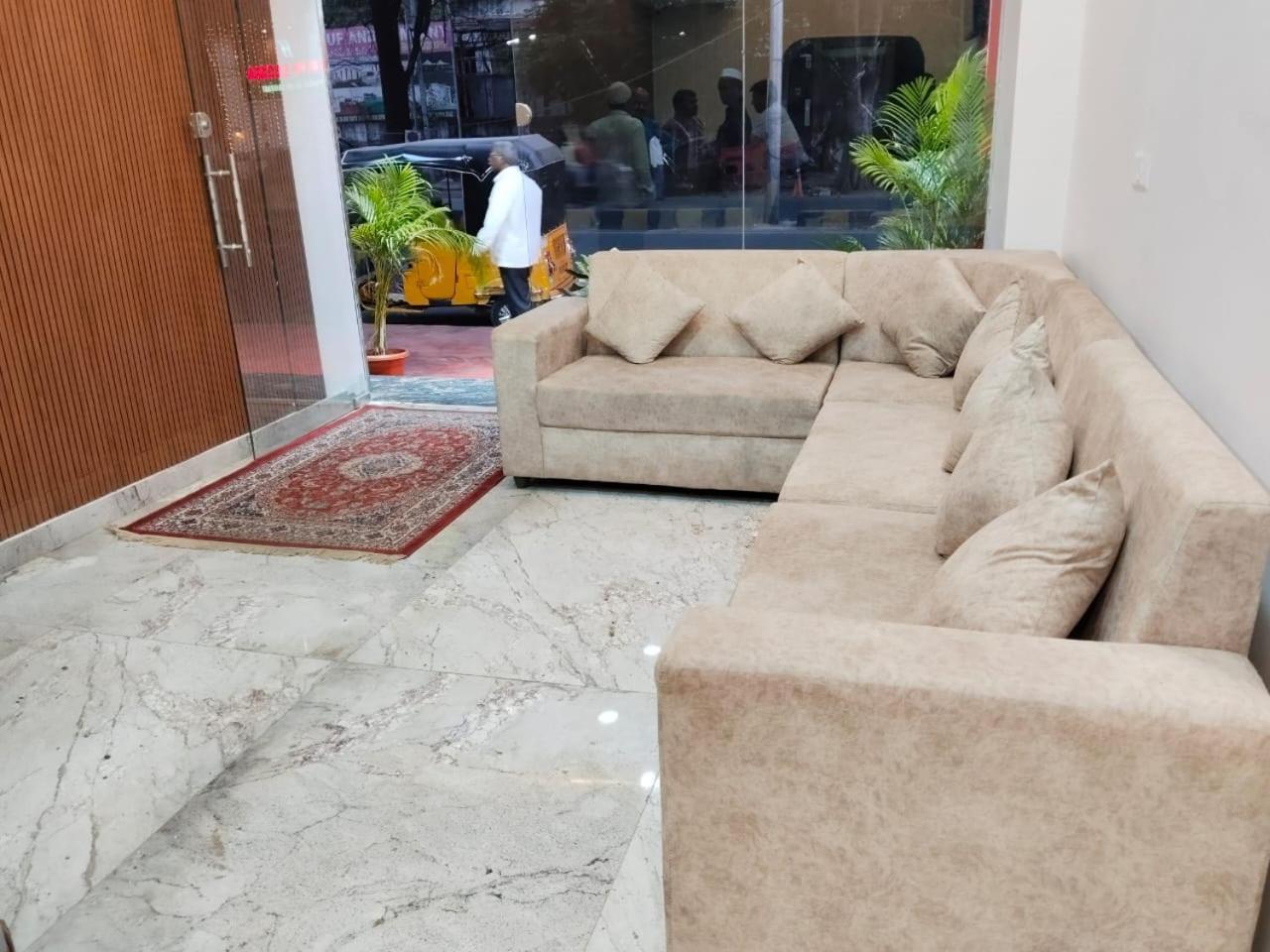 Blossom Beside Sakshi News Channel- Banjara Hills- 10 Percent Off On Restaurant Order Hotel
