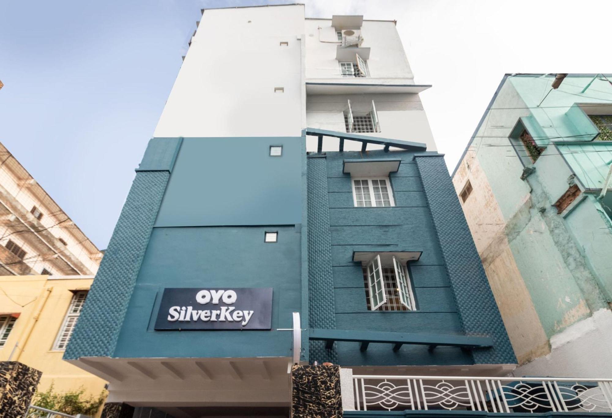O Himayat Nagar Circle Near Snow World Hotel Hyderabad