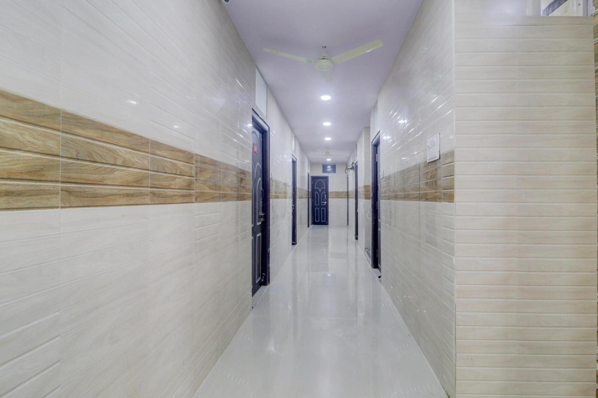 Hotel O New Aroma Classic 4*
