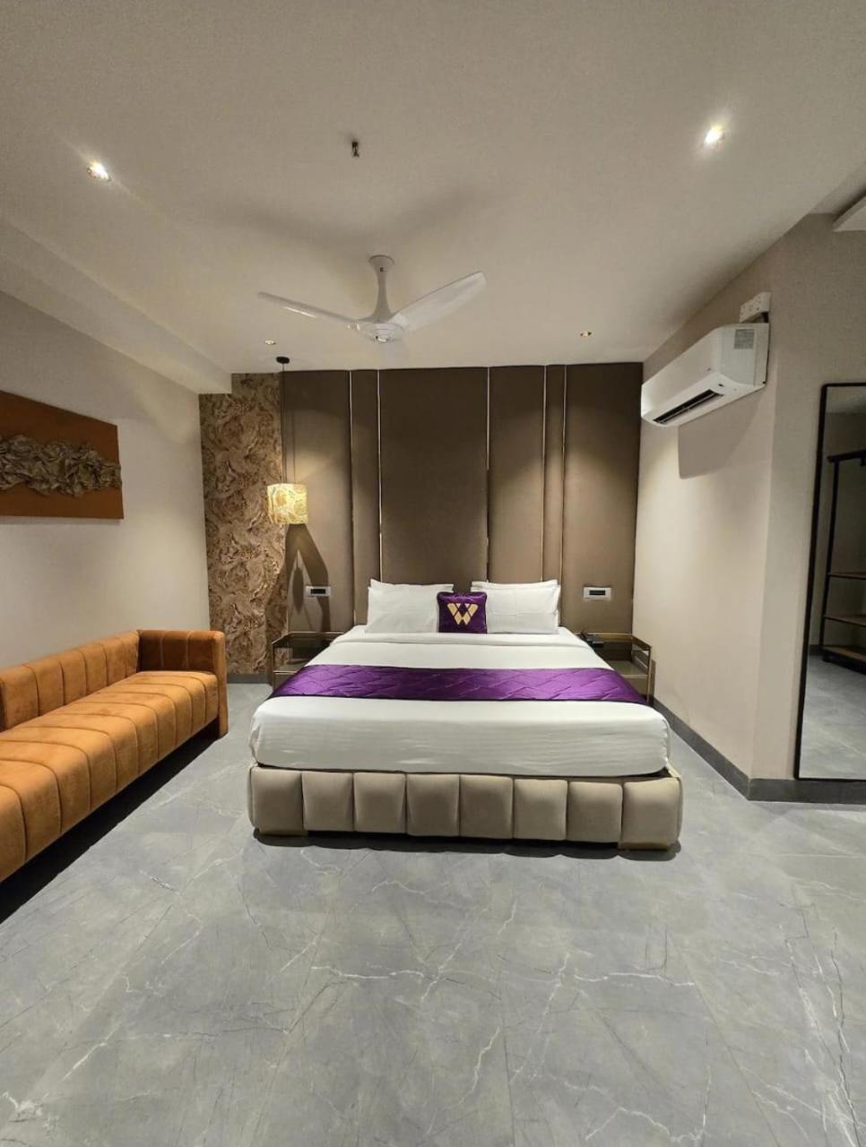 Hotel Blossoms Premium- Beside Care Hospital- Banjara Hills