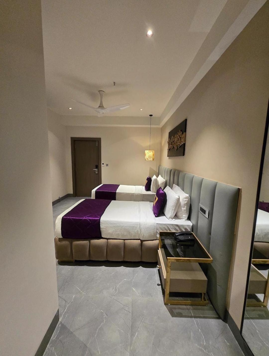 Hotel Blossoms Premium- Beside Care Hospital- Banjara Hills 3*