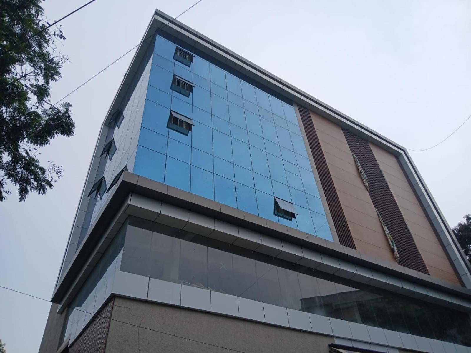 Blossoms Premium- Beside Care Hospital- Banjara Hills Hotel