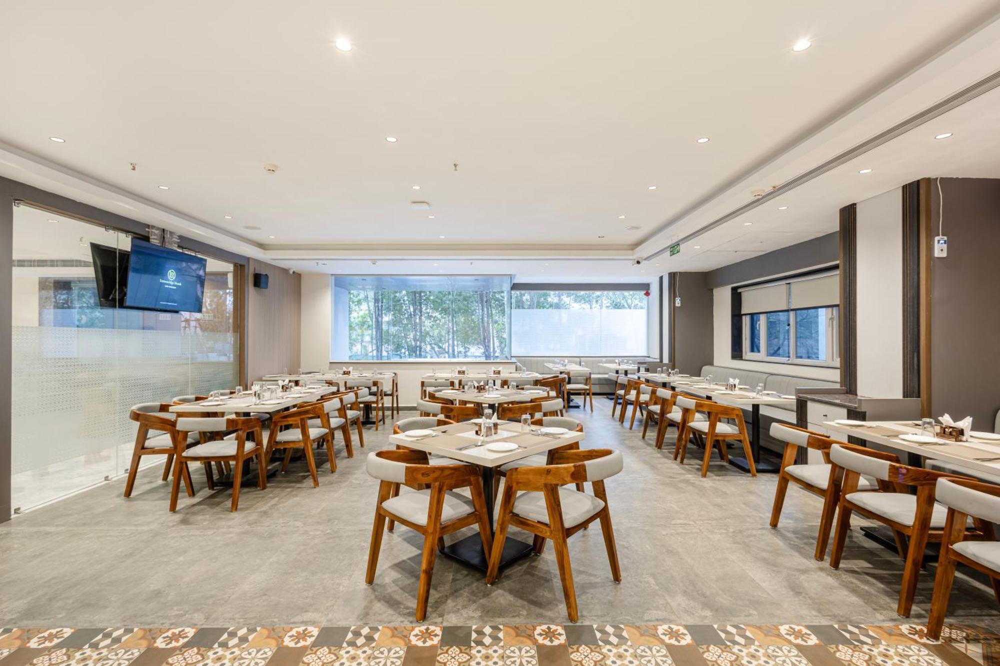 Lemonridge Idpl Balanagar Hotel