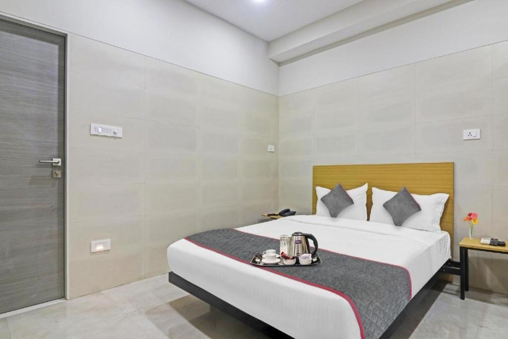 Collection O Ameerpet Balkampet Road Hotel
