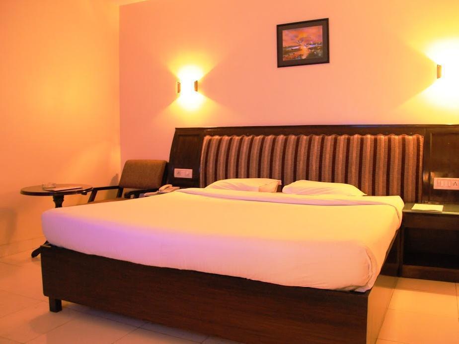 Treebo Trend Grand Plaza Nampally Hotel