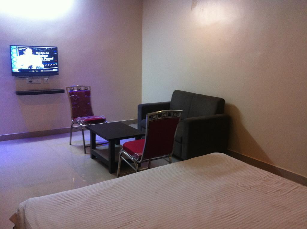 Bommarillu Residency *