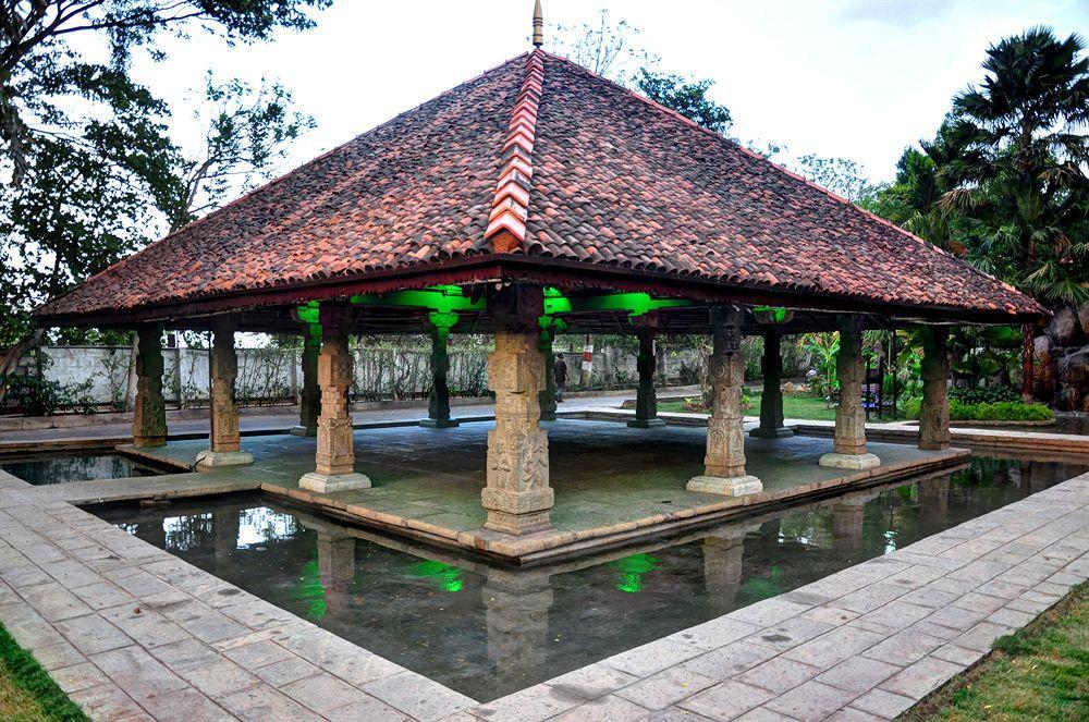Aalankrita 3*