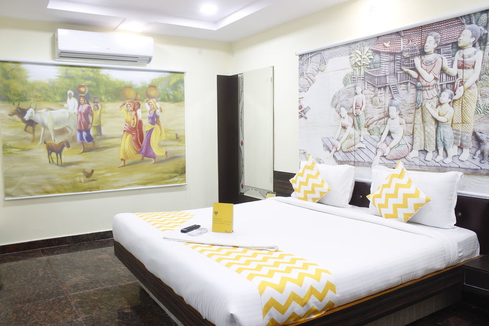 Hotel Fabhotel Navya Grand 3*