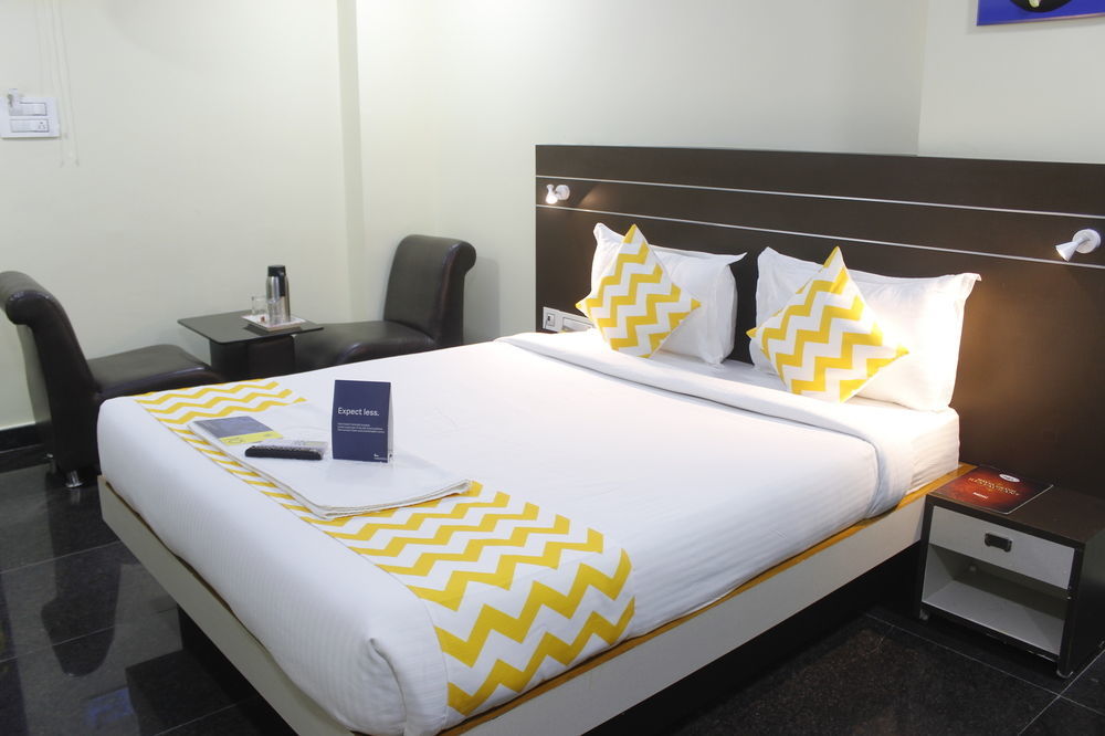 Hotel Fabhotel Navya Grand