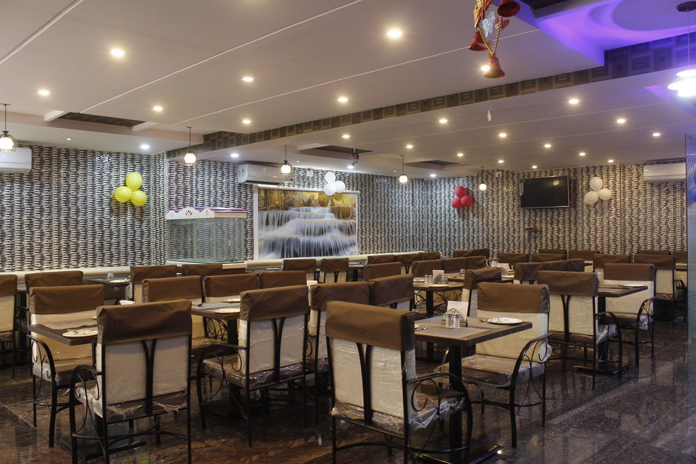 Fabhotel Navya Grand Hotel