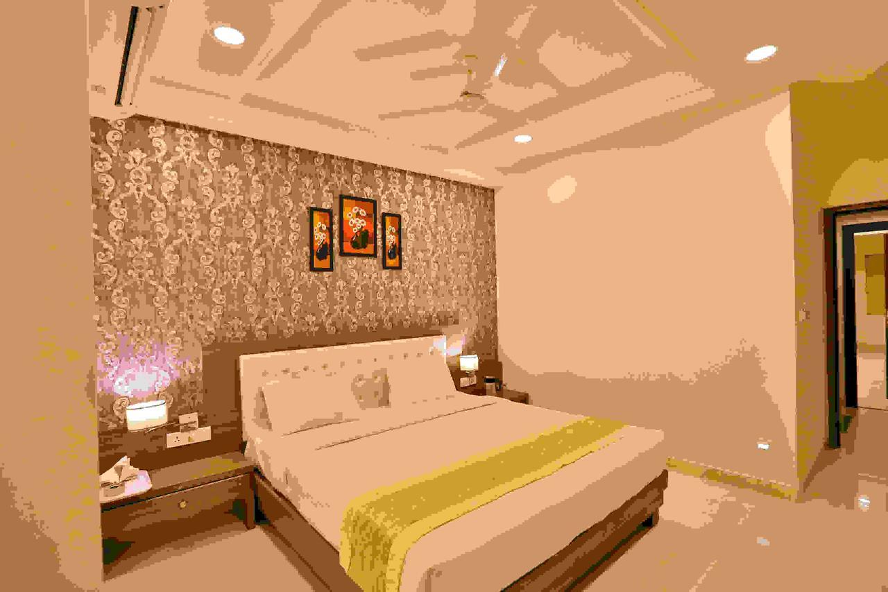 Sri Simran Park 3*