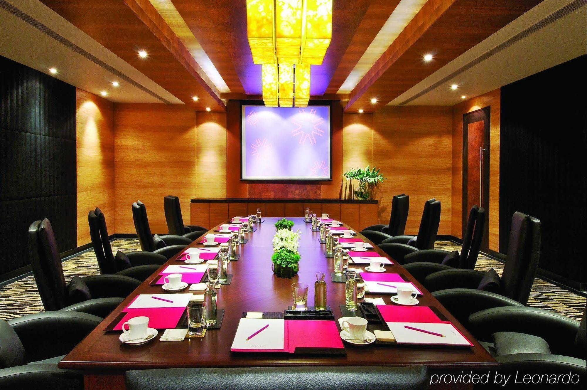 Hotel Vivanta Hyderabad, Begumpet Hyderabad