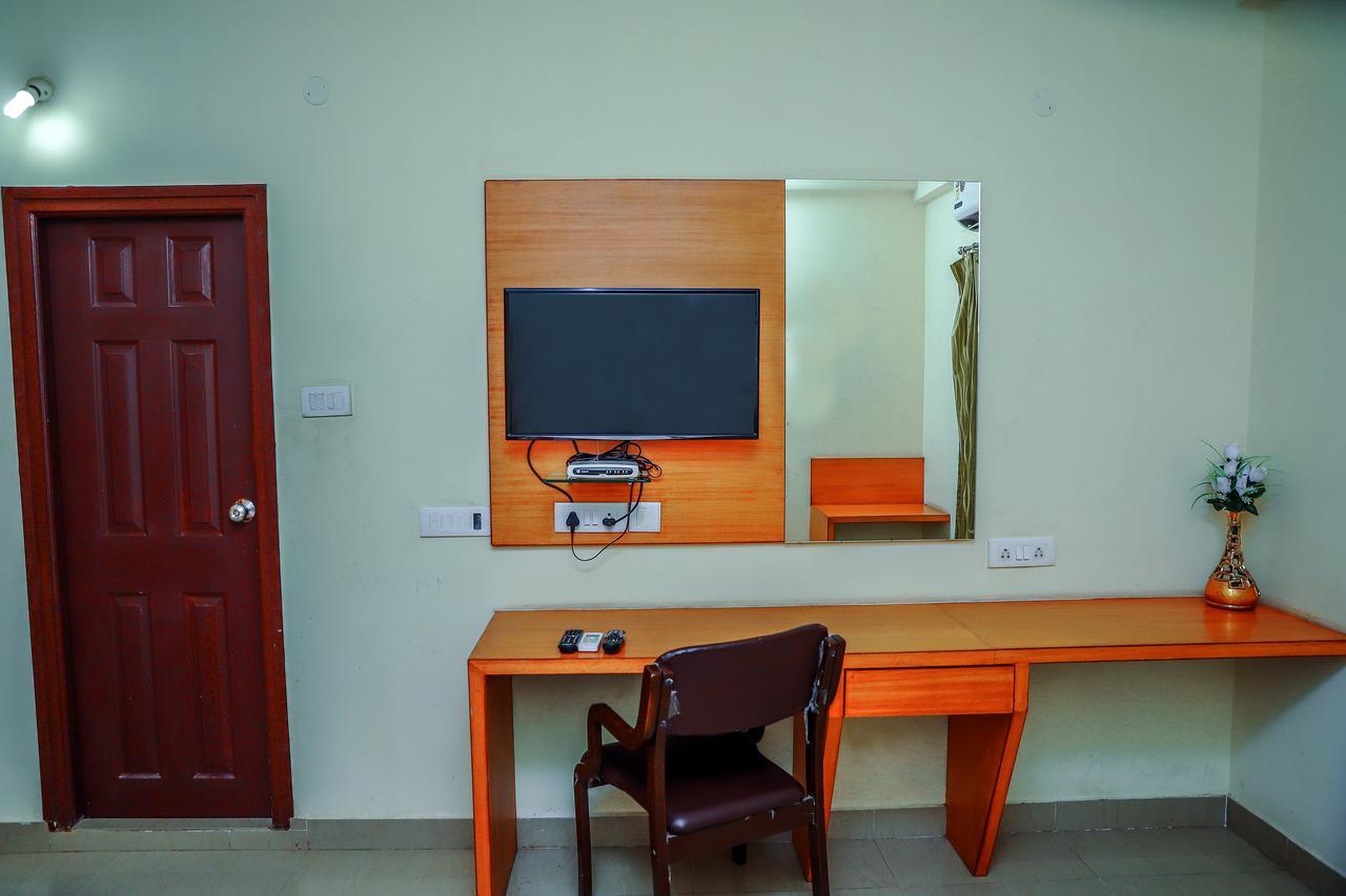 Hotel Oyo 16485 Ans Cyber Castle
