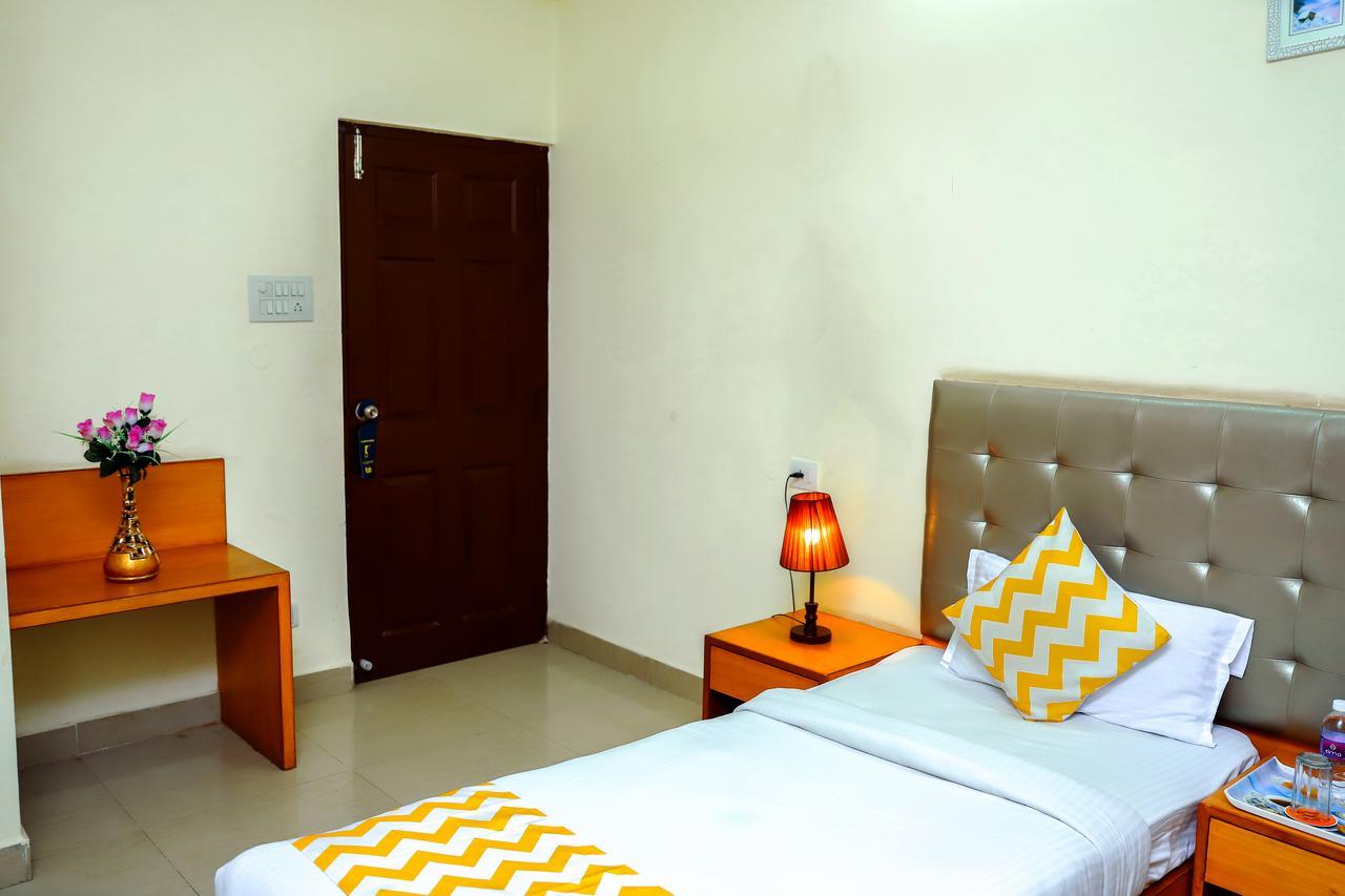 Oyo 16485 Ans Cyber Castle 3* Hyderabad