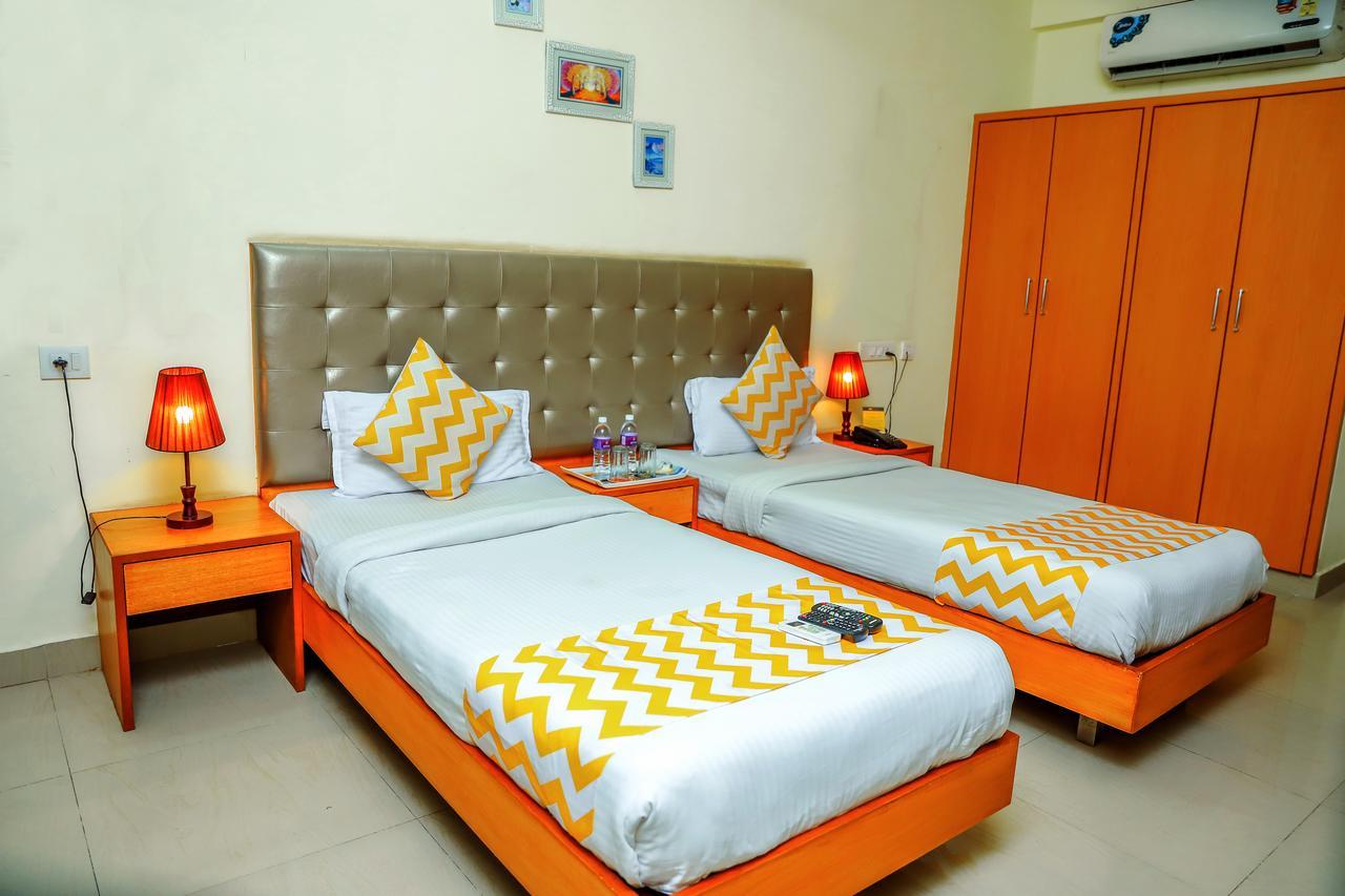 Oyo 16485 Ans Cyber Castle Hotel