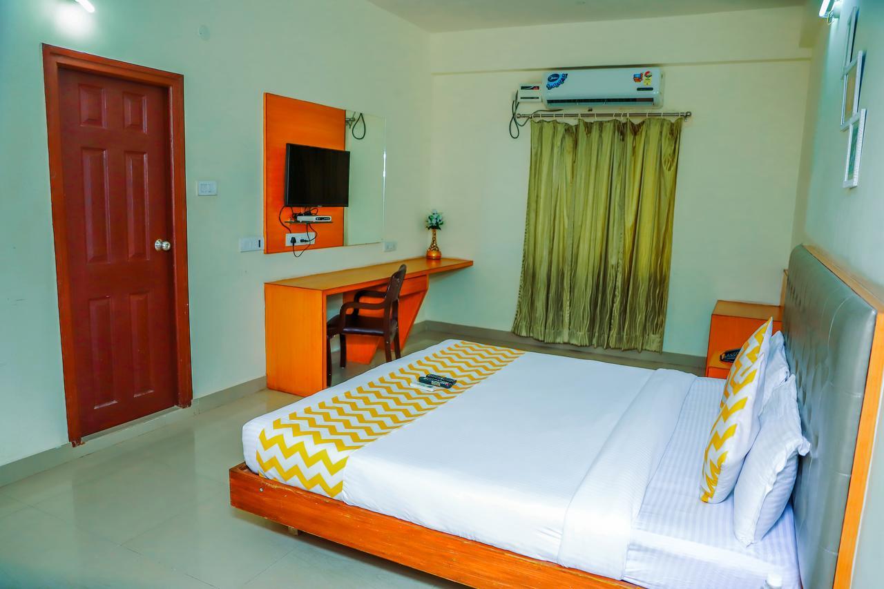 Hotel Oyo 16485 Ans Cyber Castle 3*