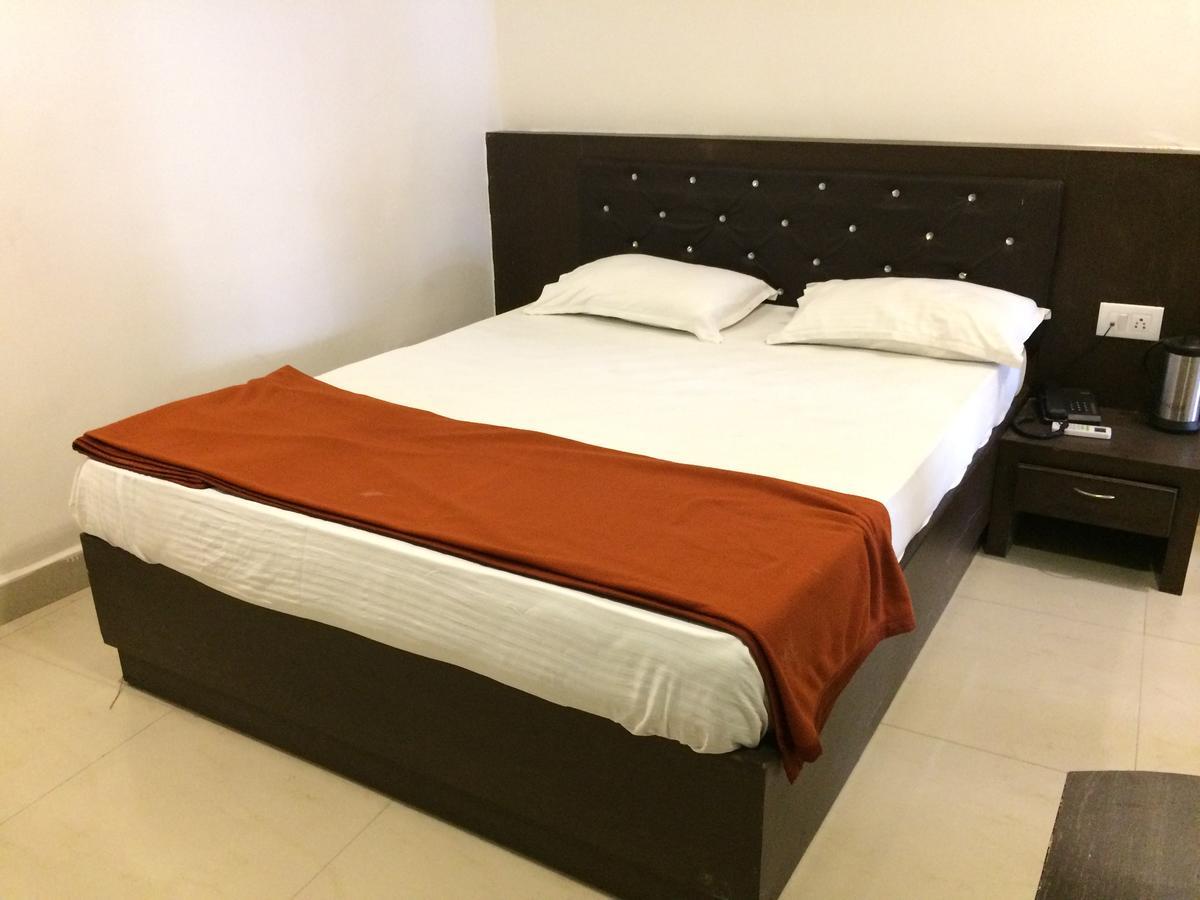 Meena Grand Hotel *