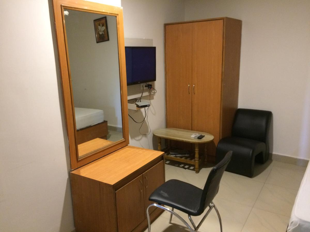 Hotel Meena Grand *