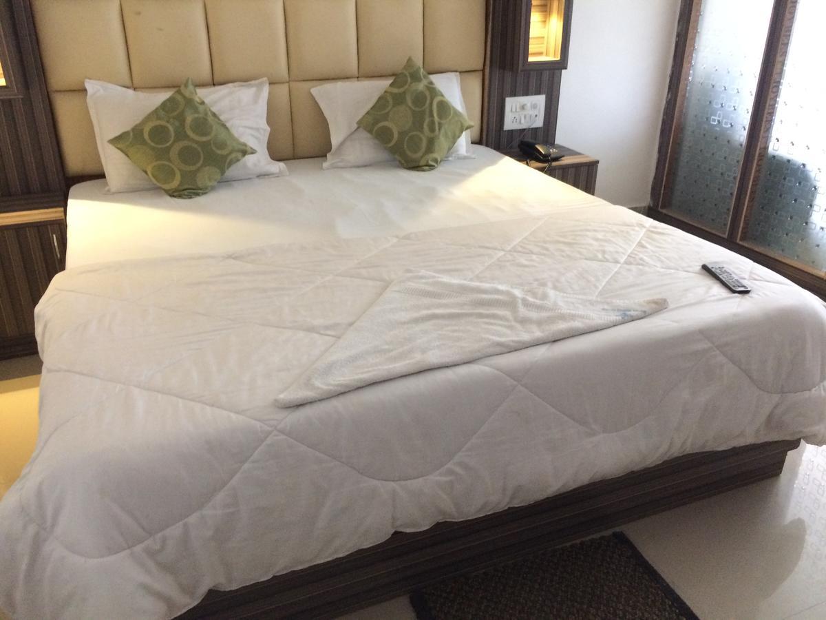 Hotel Meena Grand *