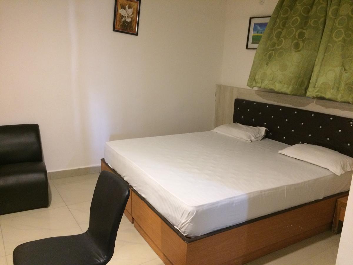 Hotel Meena Grand *