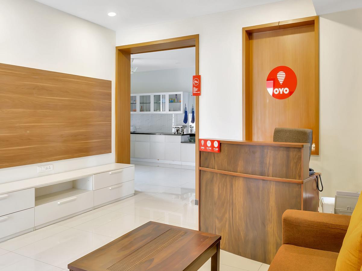 Oyo 12663 Abode Platina 3* Hyderabad