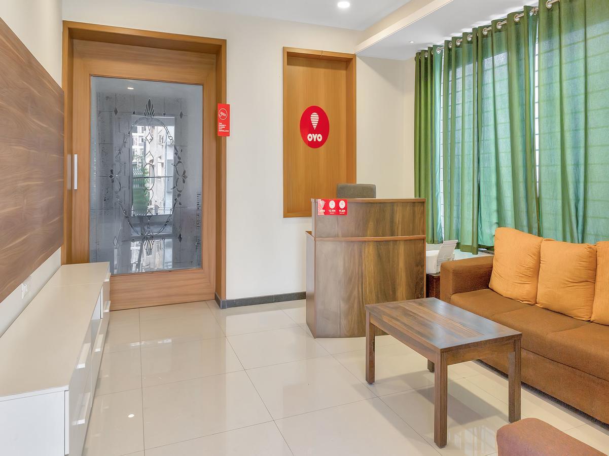 Oyo 12663 Abode Platina Hotel 3*