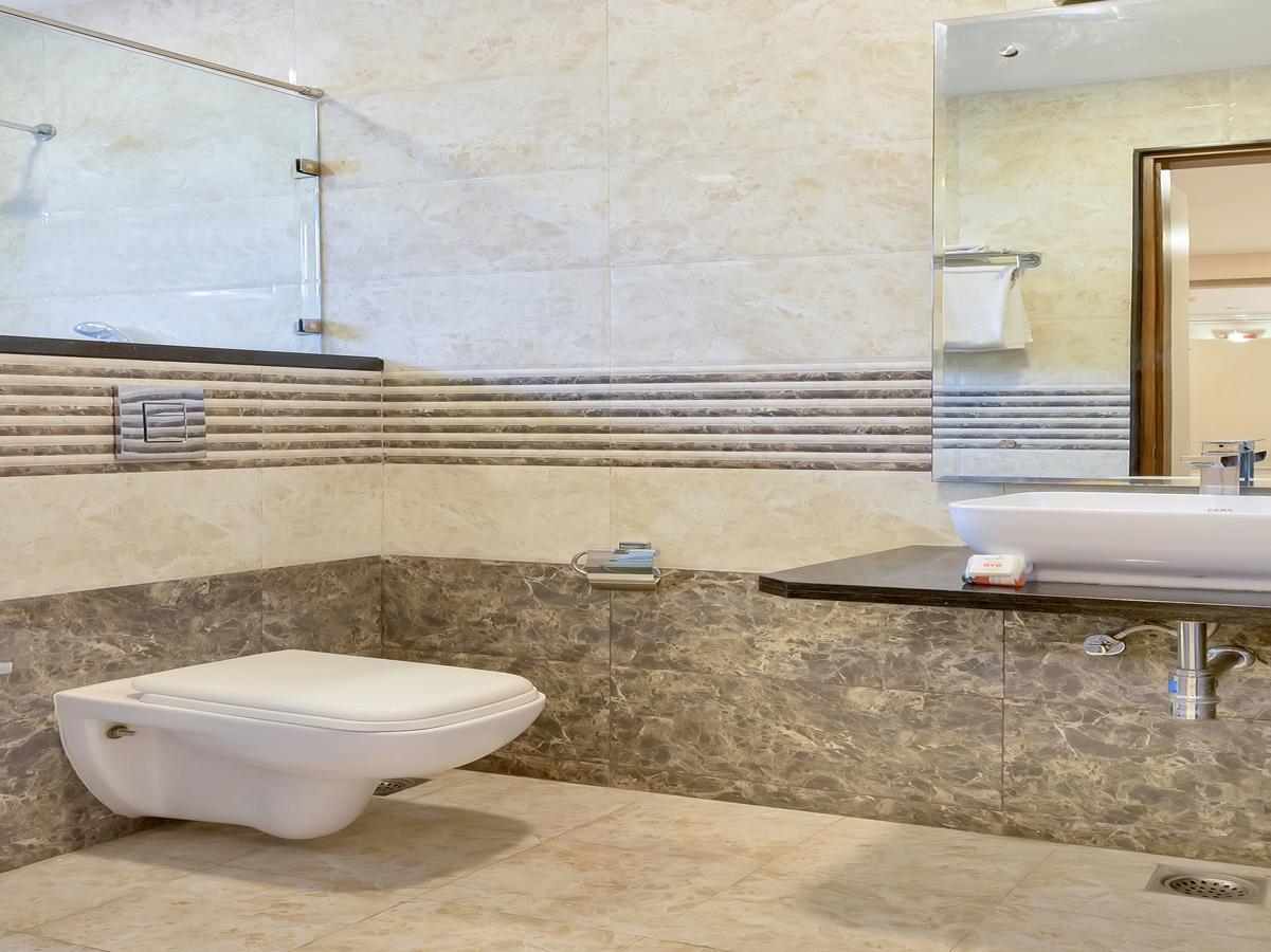 Hotel Oyo 12663 Abode Platina 3*
