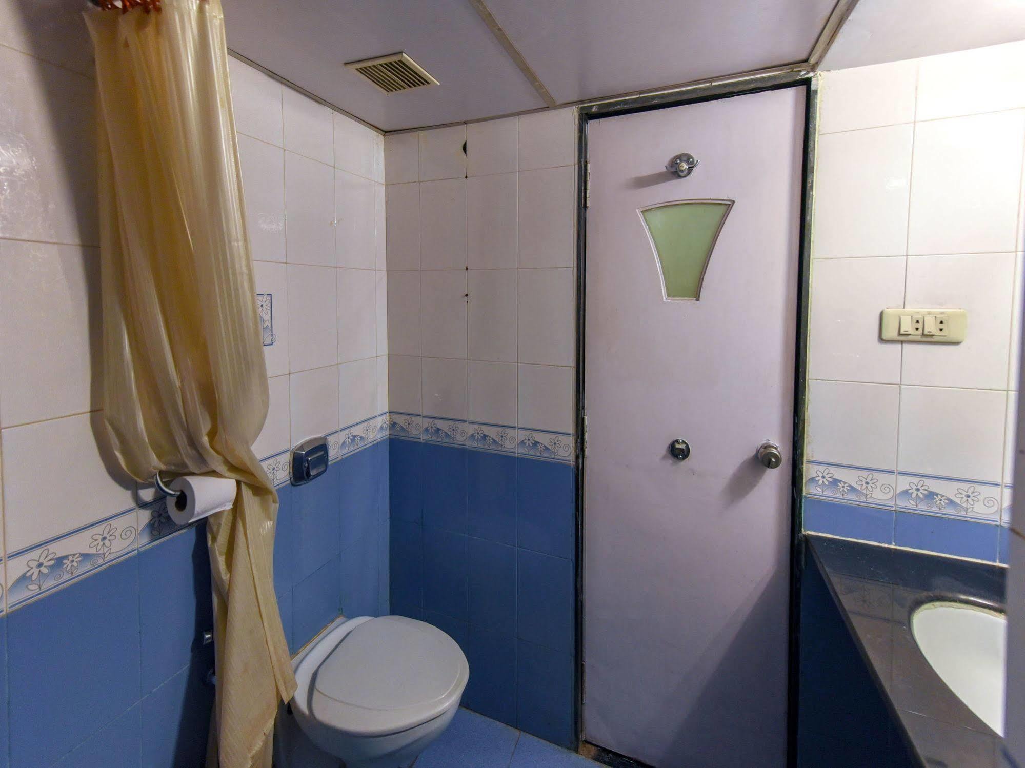Oyo Abids Hotel Hyderabad