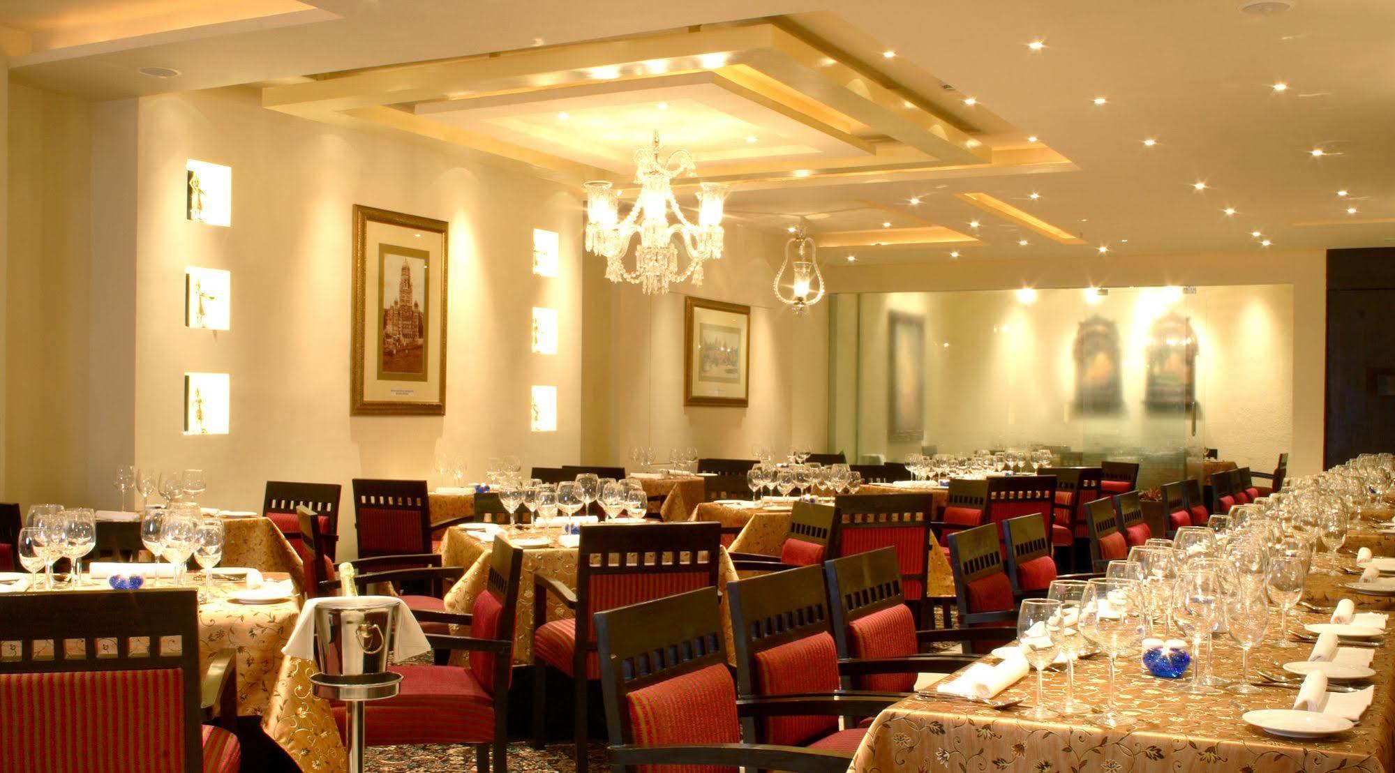 Hampshire Plaza 3*