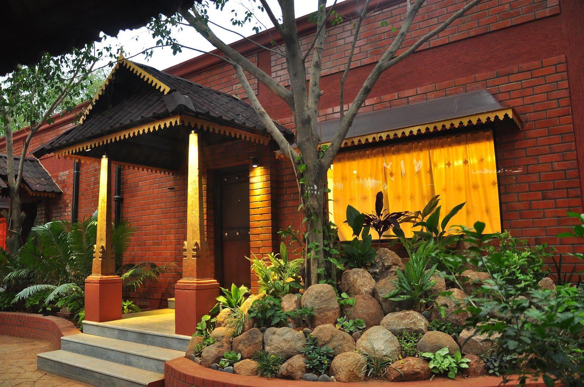 Aalankrita Hotel