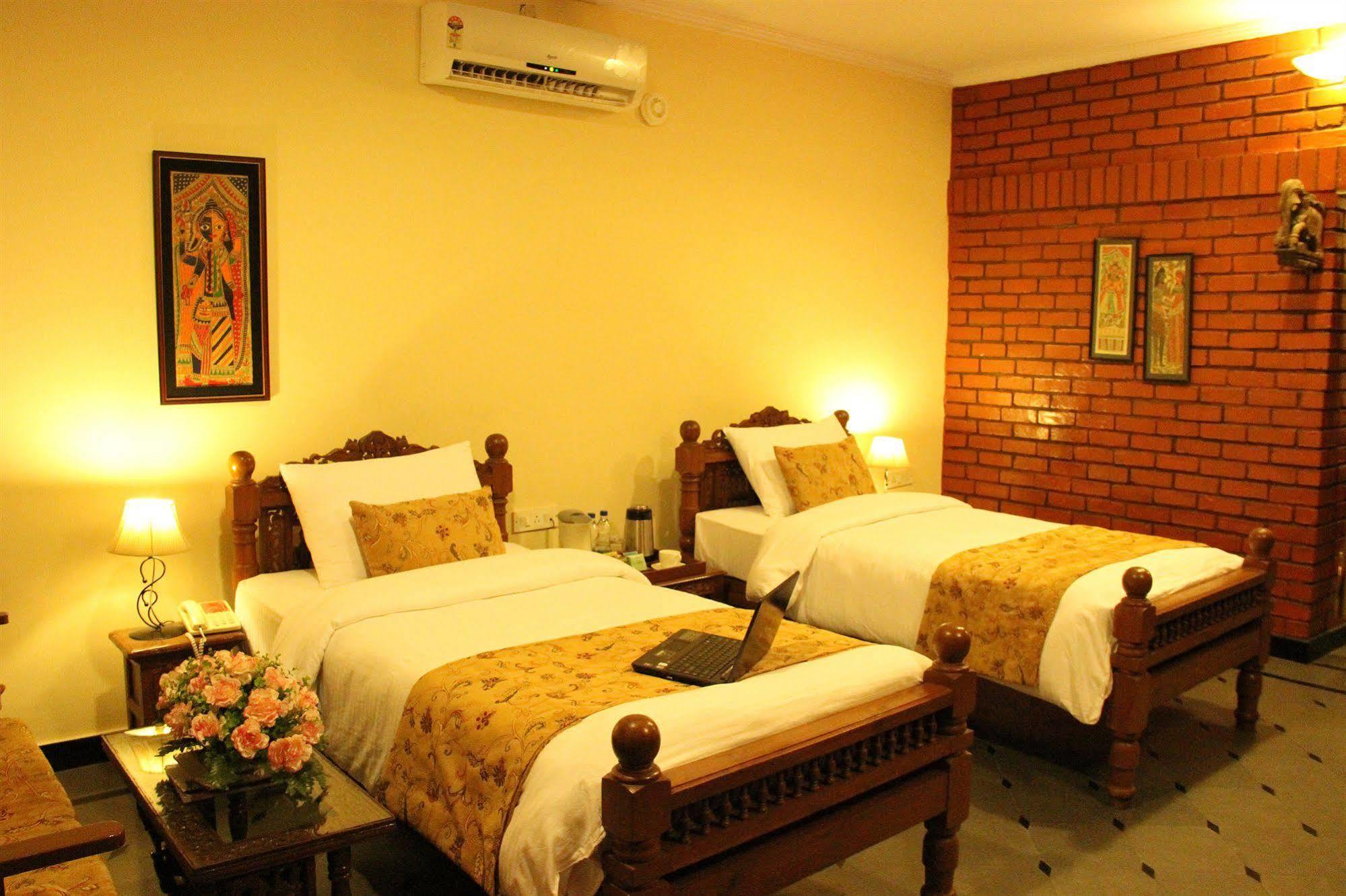 Aalankrita Hotel