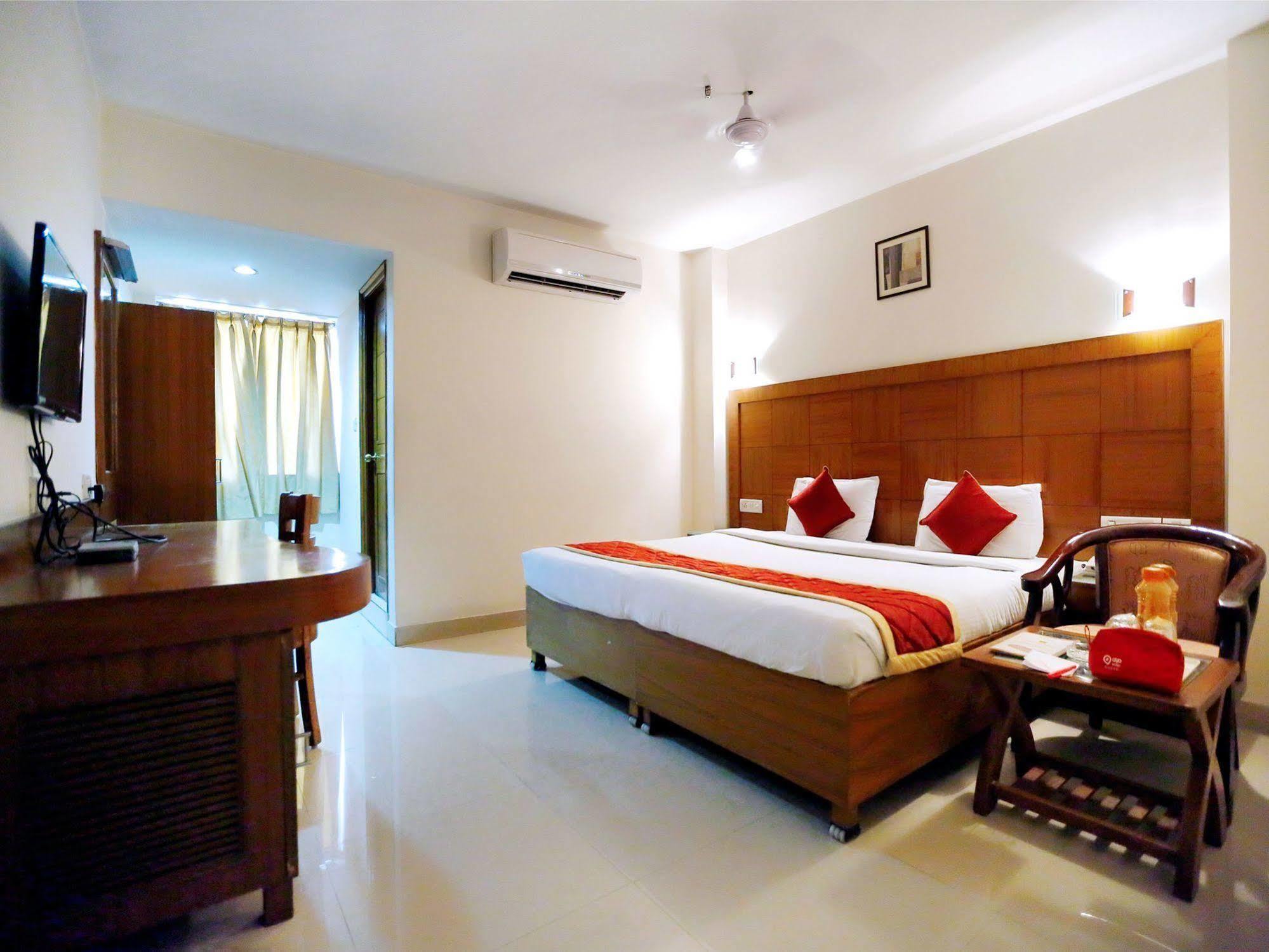 Hotel Treebo Trend Grand Plaza Nampally 3*