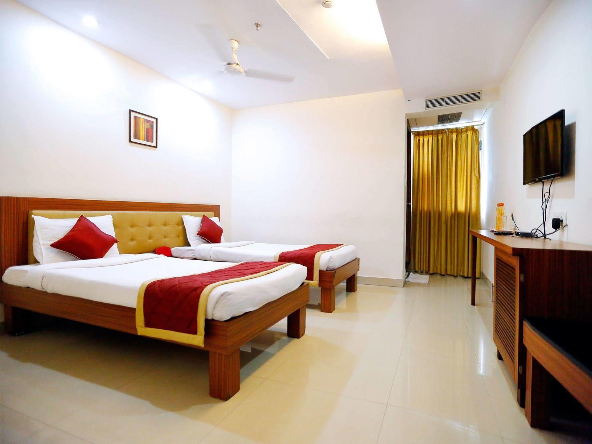 Treebo Trend Grand Plaza Nampally Hotel 3*