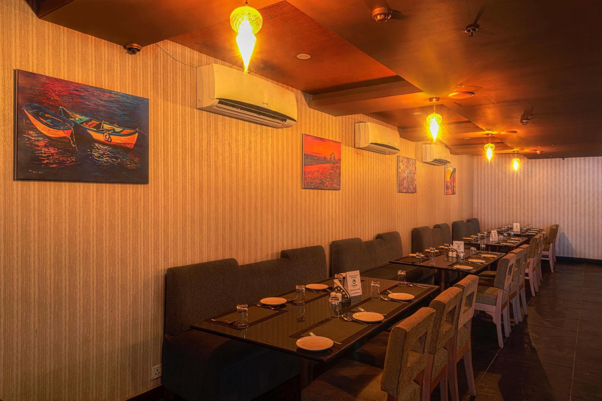 Treebo Trend Grand Plaza Nampally Hotel 3*