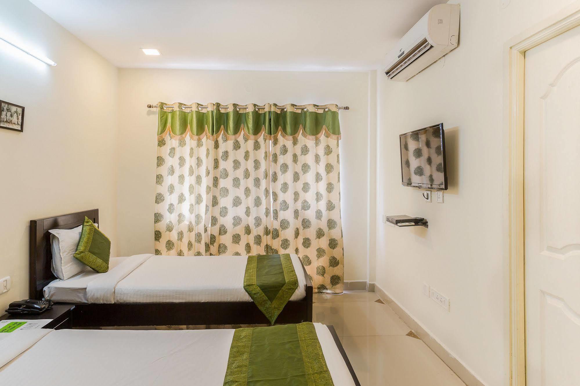Hotel Treebo Srico, Banjara Hills 3*