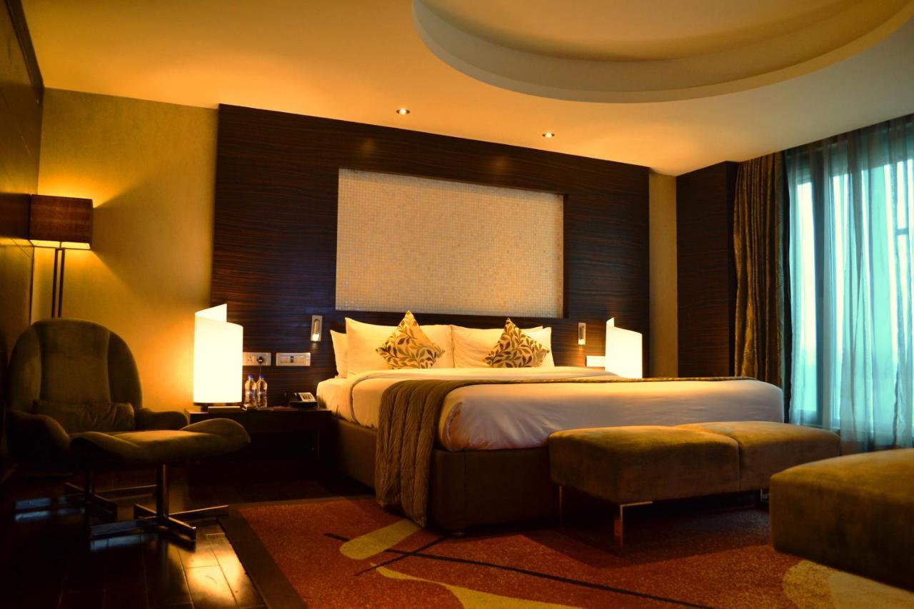Vivanta Hyderabad, Begumpet 5*