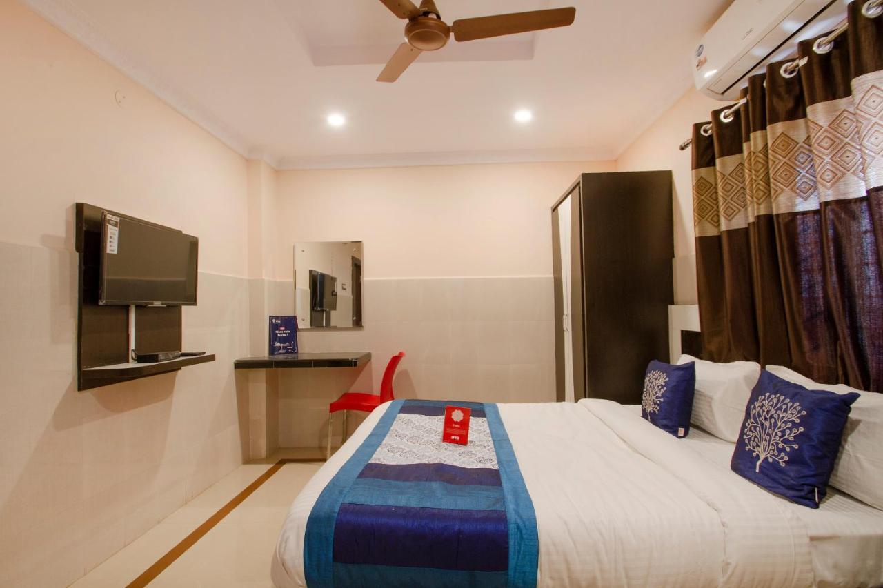 Oyo 10270 Ss Residency Hotel 3*