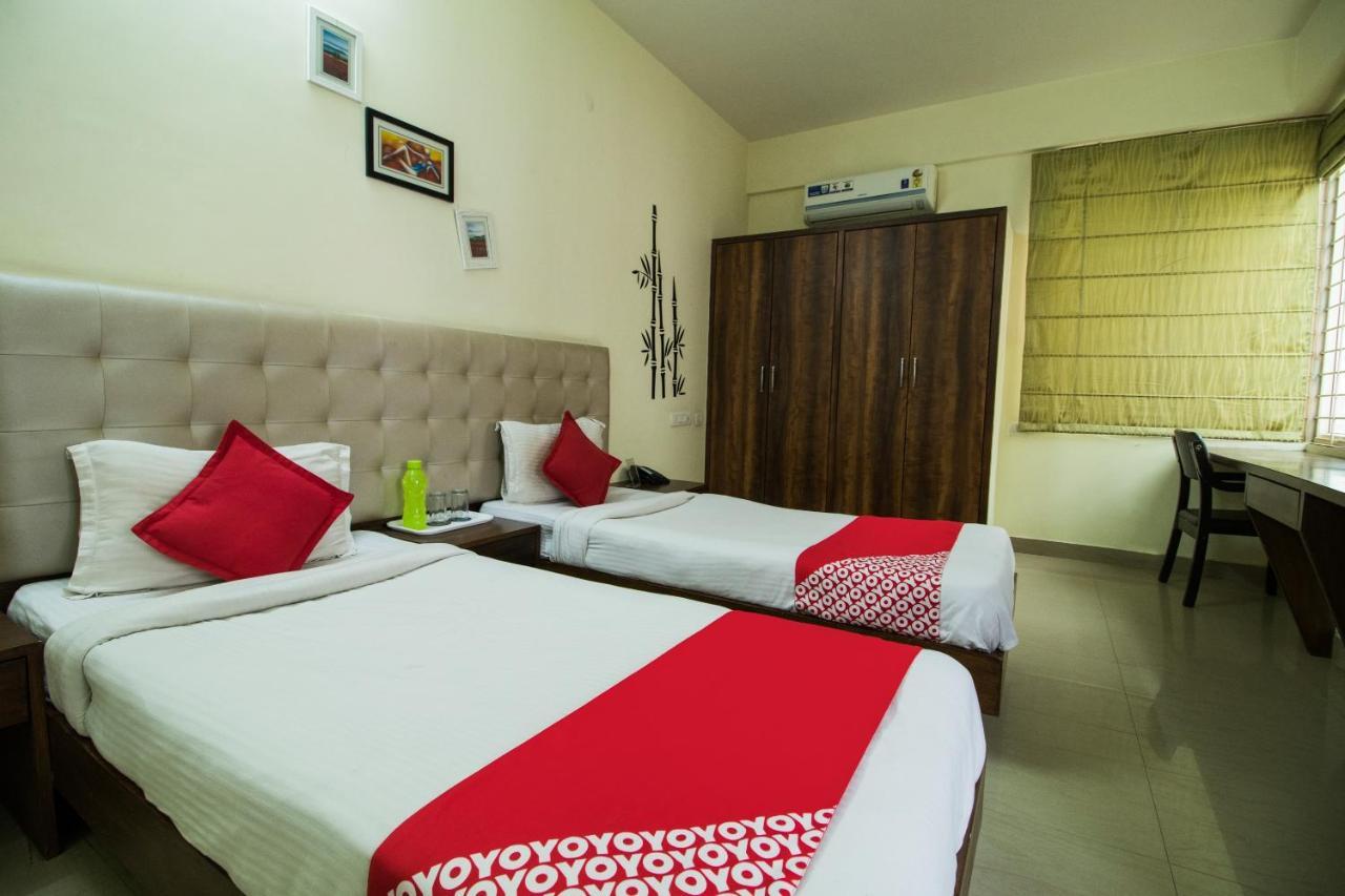 Oyo 16485 Ans Cyber Castle Hotel