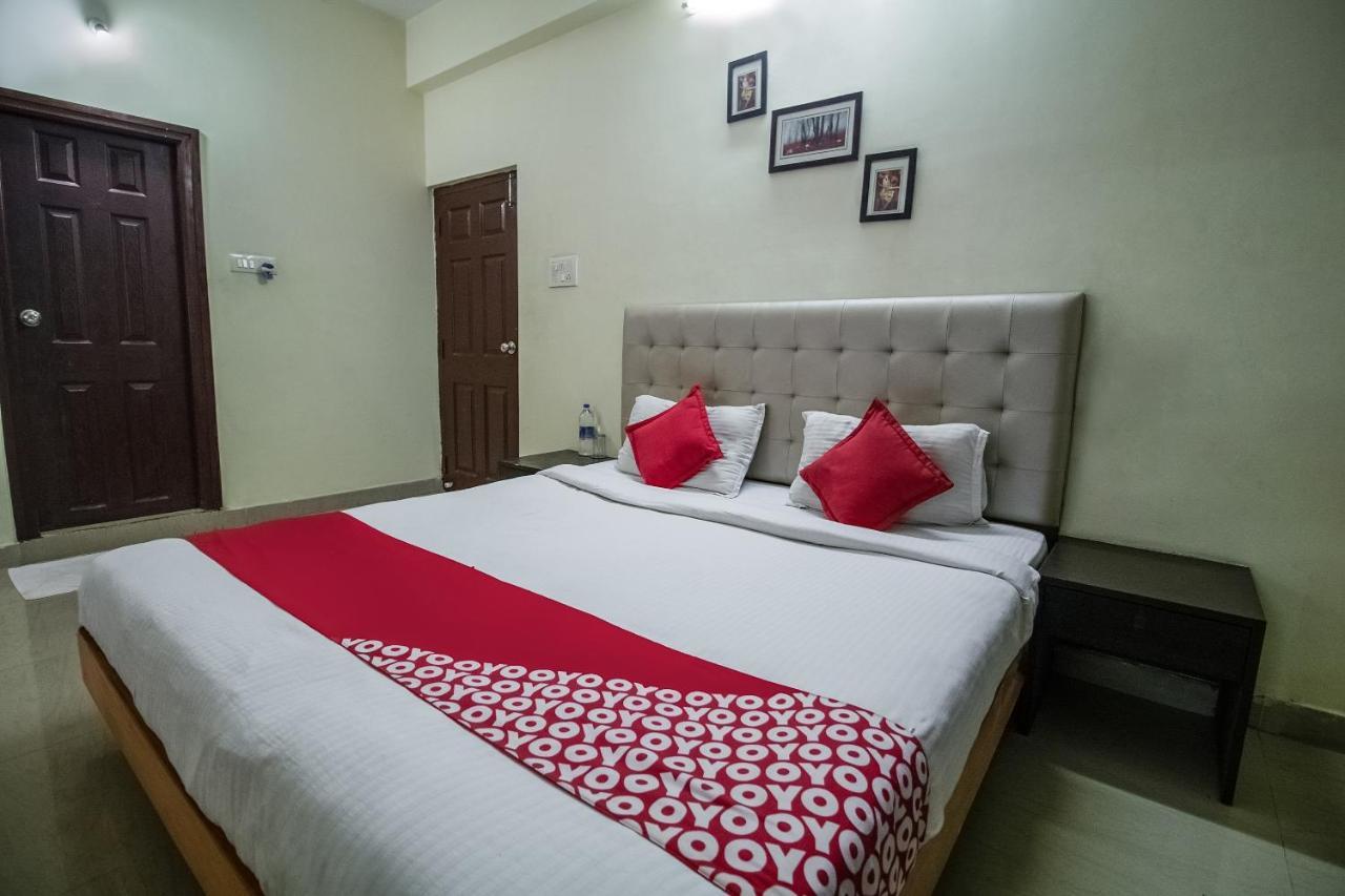Hotel Oyo 16485 Ans Cyber Castle
