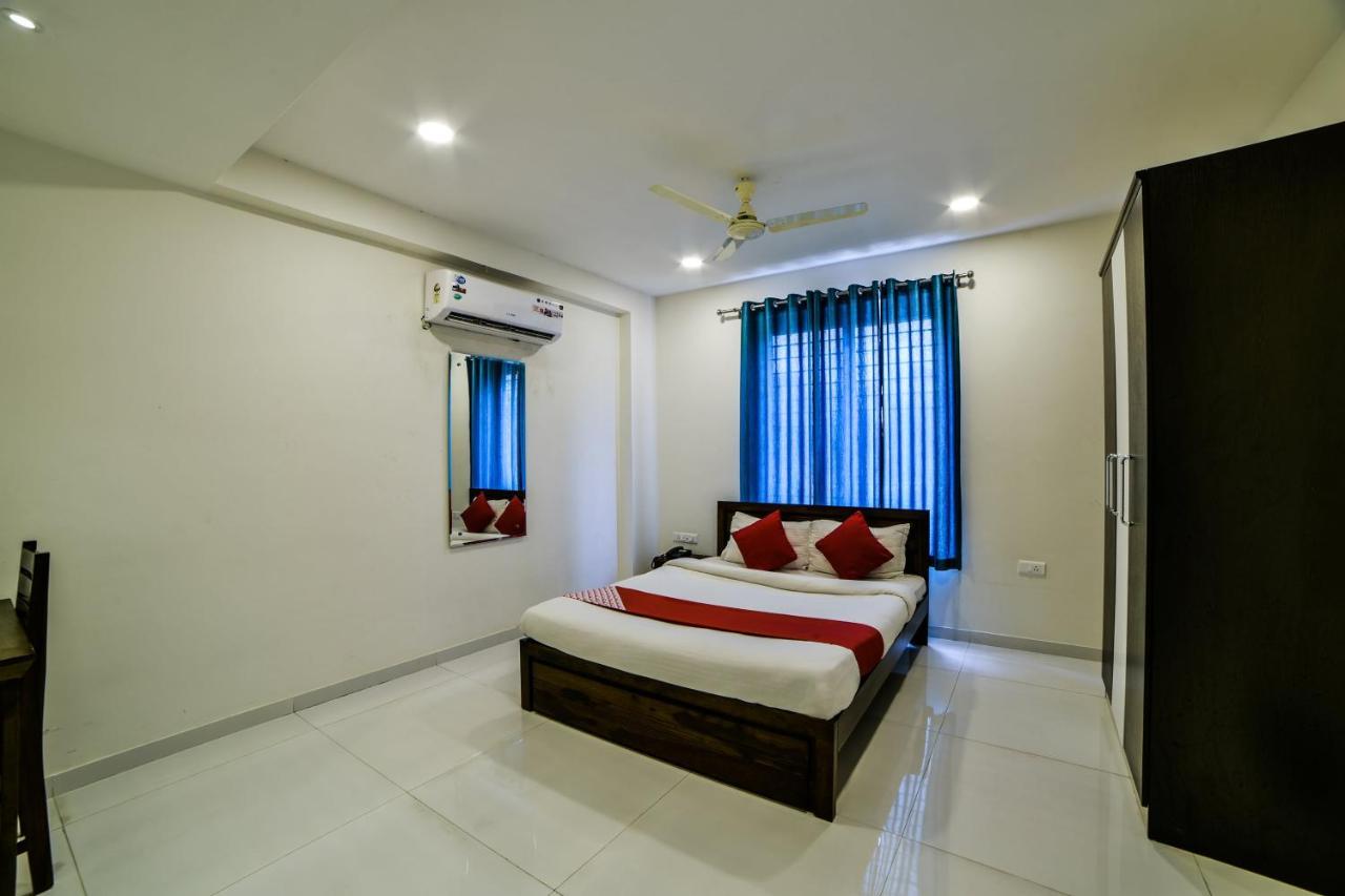 Oyo 12663 Abode Platina Hotel 3*