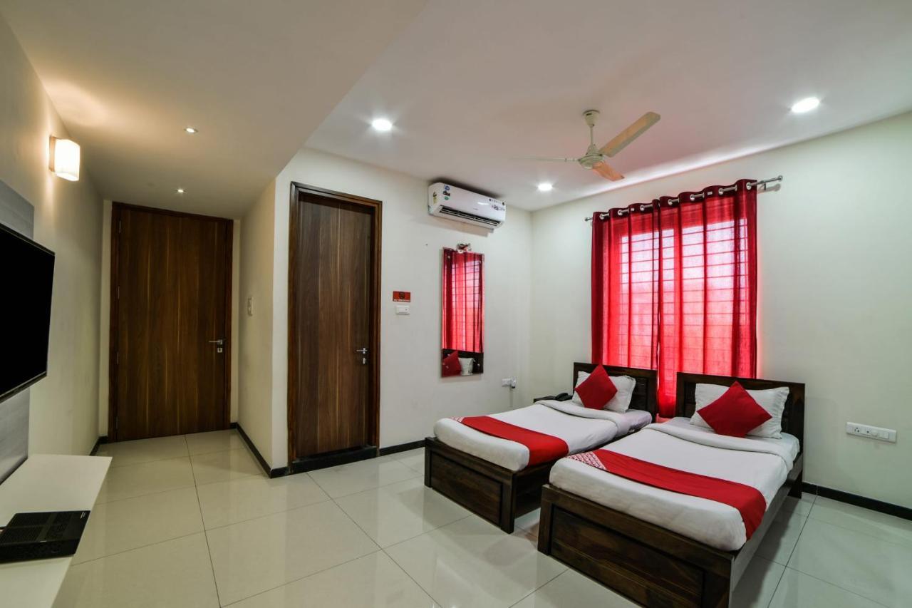 Hotel Oyo 12663 Abode Platina