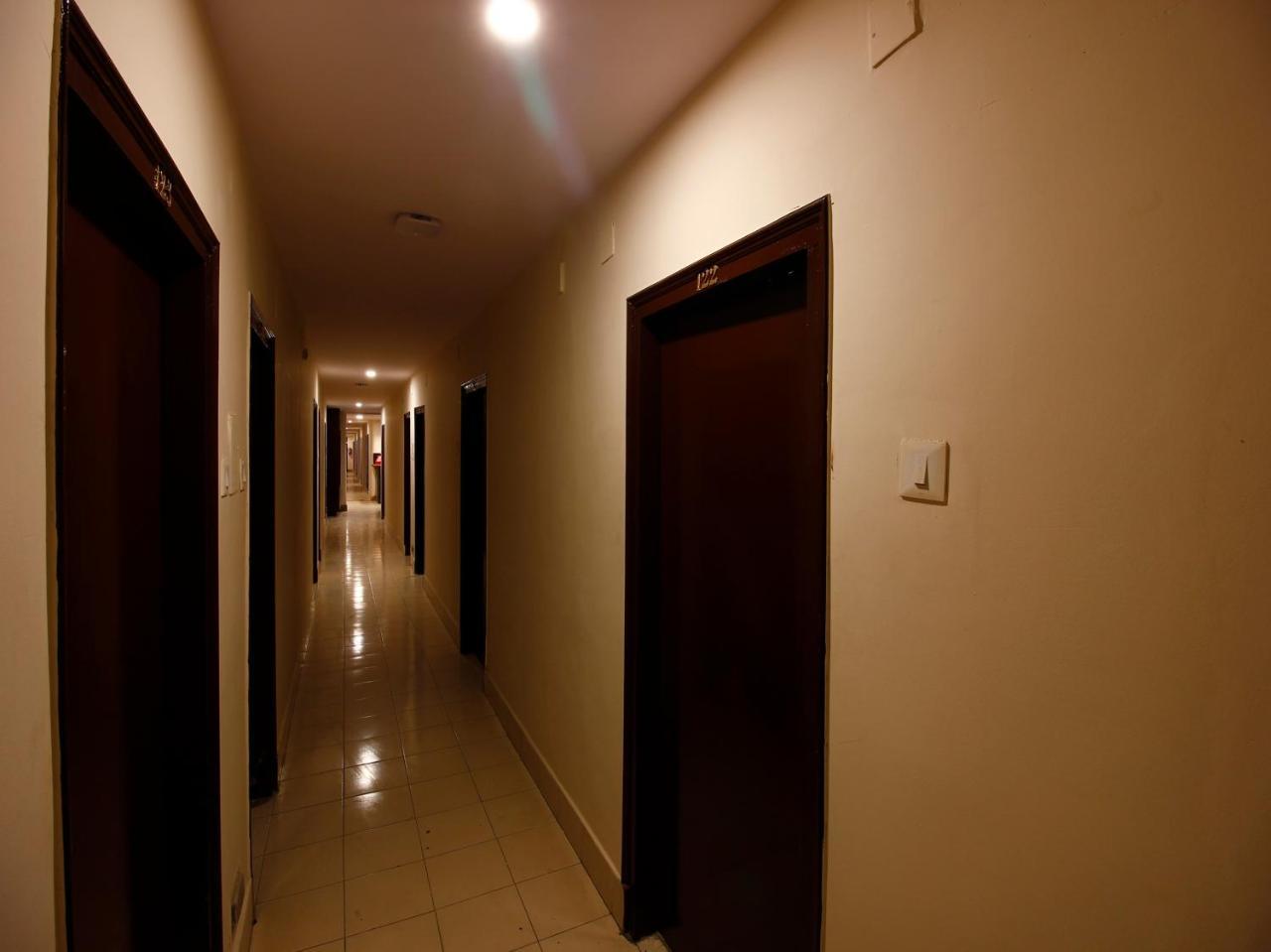 Oyo Flagship 26760 Paradise Circle 3* Hyderabad