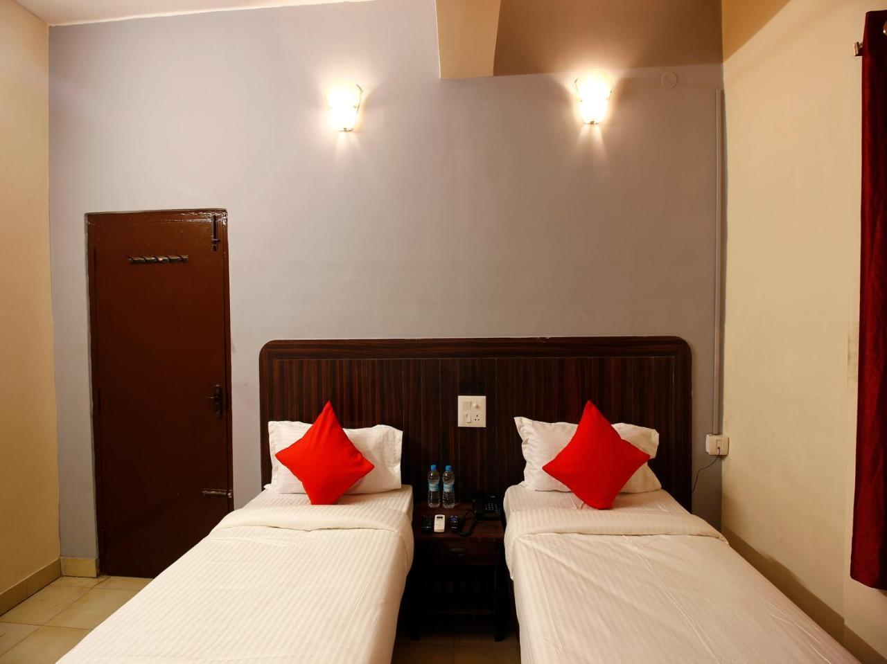 Oyo Flagship 26760 Paradise Circle Hotel