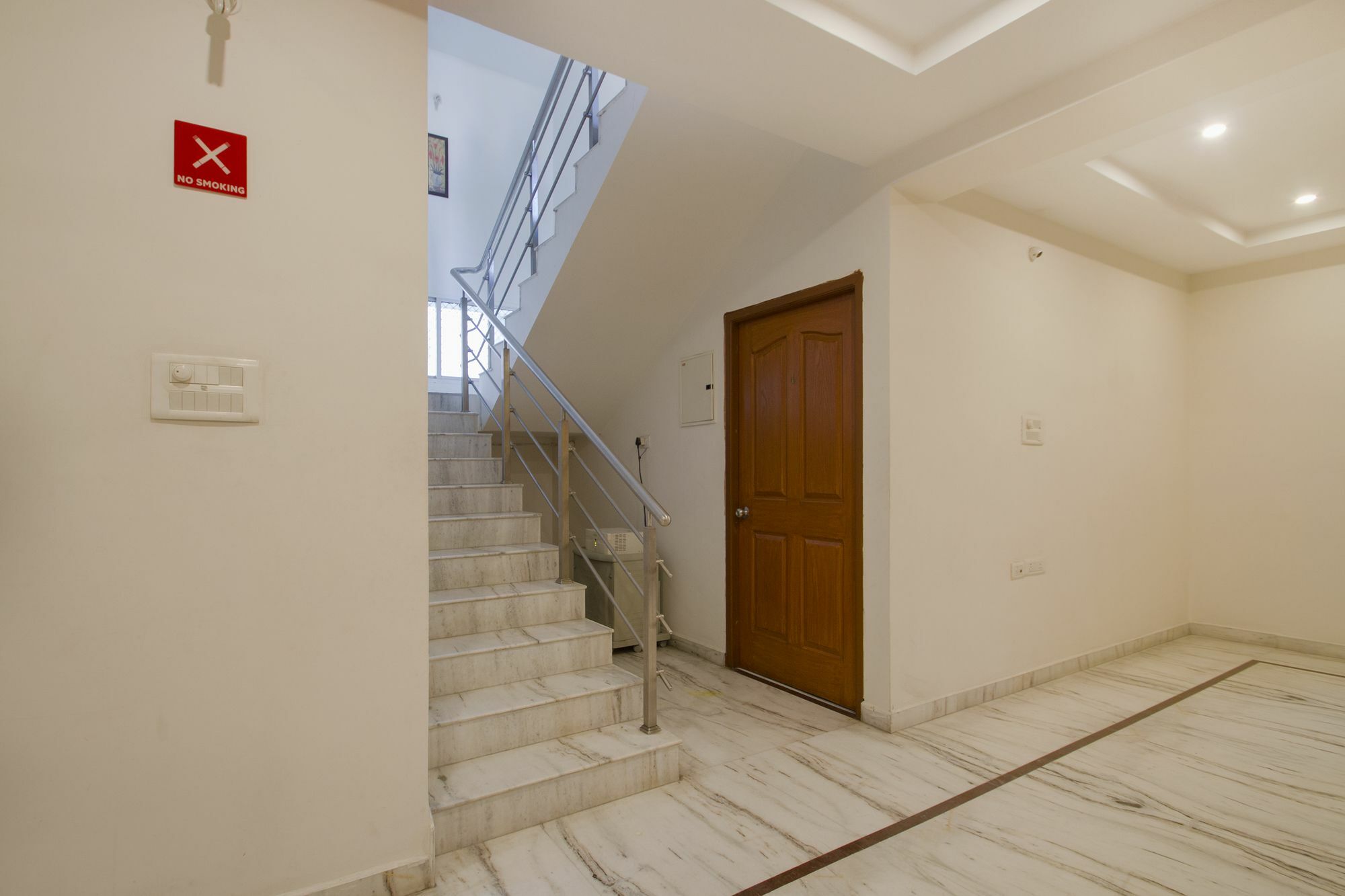 Hotel Oyo 10105 Near Apollo Hospital Hyderabad